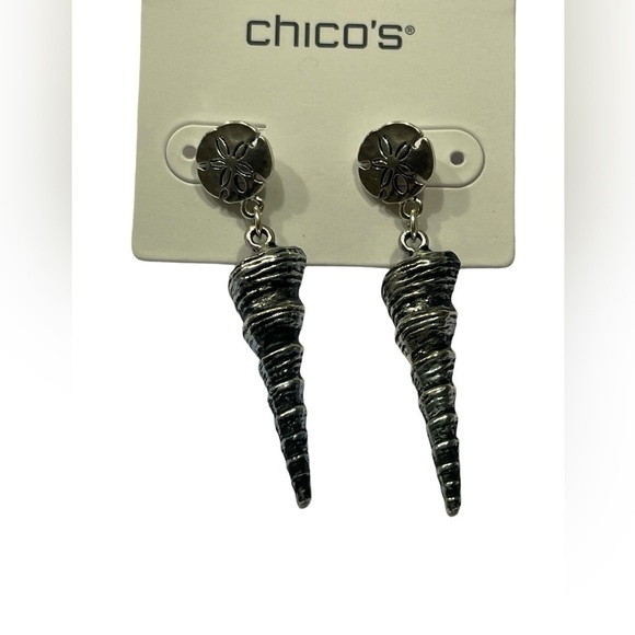 NWT Chico’s Shell Charm Earrings - Picture 1 of 5
